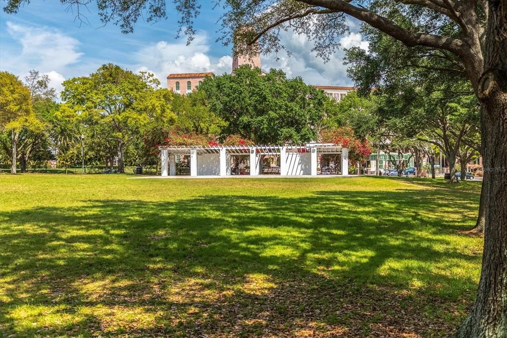 For Sale: $309,000 (1 beds, 1 baths, 660 Square Feet)