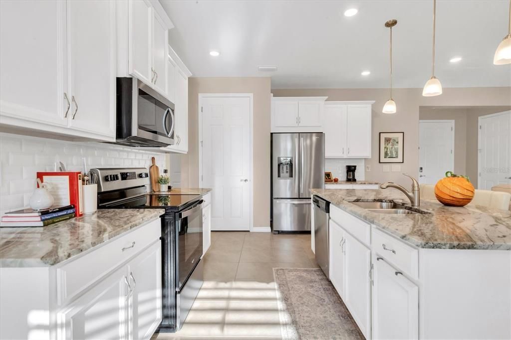 待售: $397,000 (3 贝兹, 2 浴室, 2032 平方英尺)