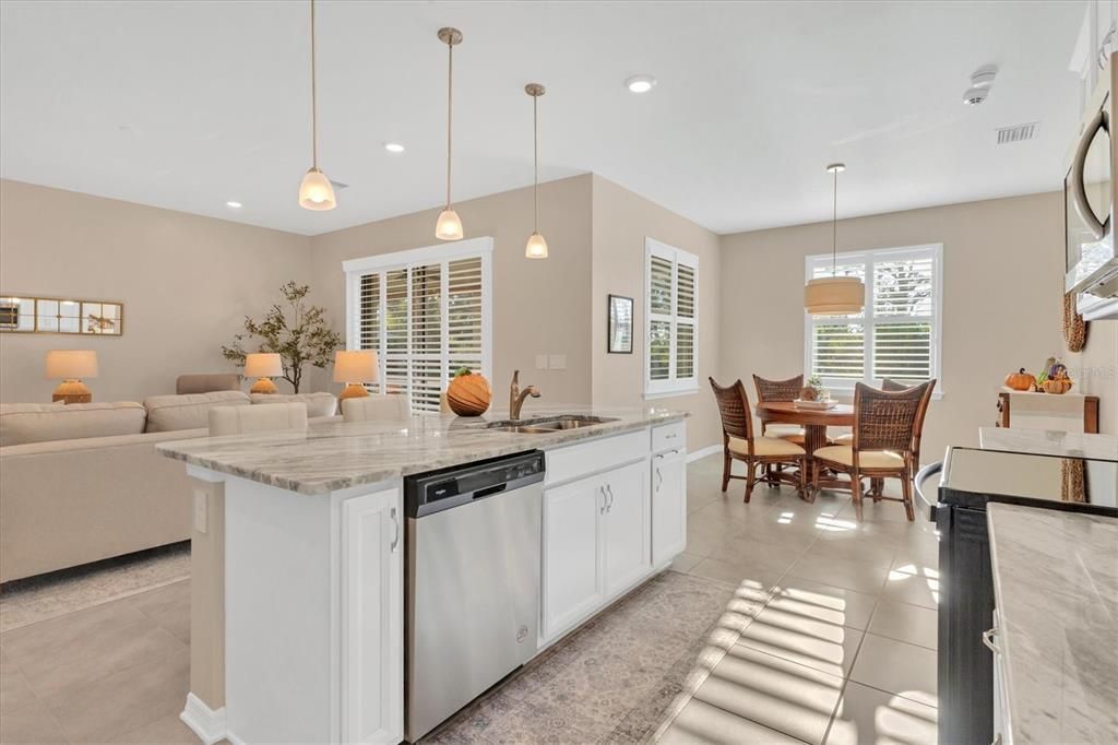 待售: $397,000 (3 贝兹, 2 浴室, 2032 平方英尺)