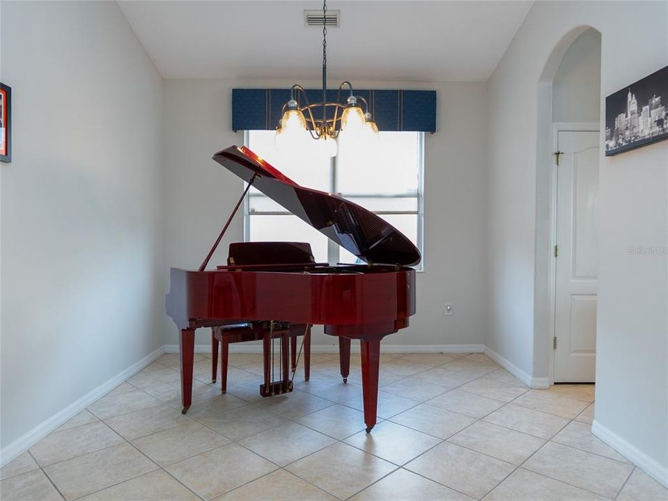 En Renta: $3,950 (5 camas, 3 baños, 2862 Pies cuadrados)