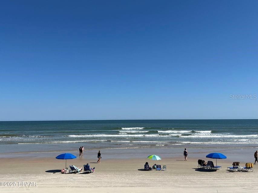 На продажу: $185,000 (1 спален, 2 ванн, 691 Квадратных фут)