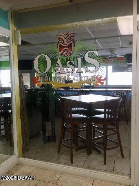 На продажу: $185,000 (1 спален, 2 ванн, 691 Квадратных фут)