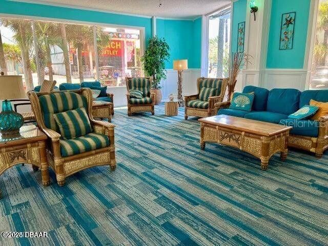 На продажу: $185,000 (1 спален, 2 ванн, 691 Квадратных фут)