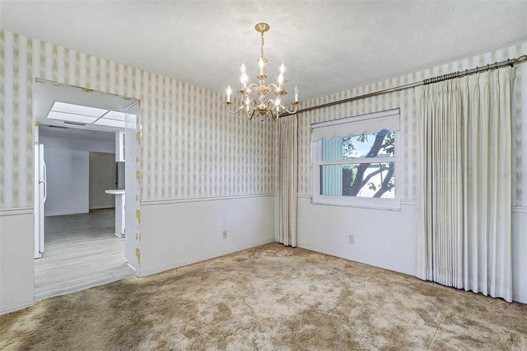 For Sale: $499,000 (4 beds, 2 baths, 1827 Square Feet)