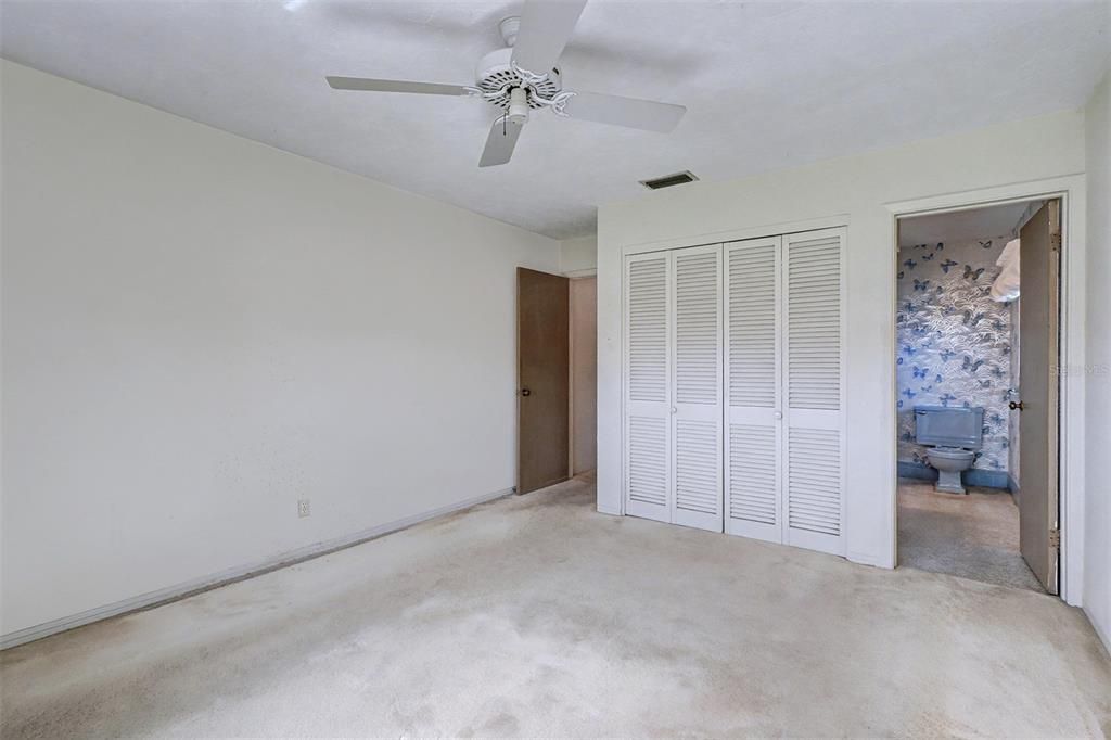 For Sale: $499,000 (4 beds, 2 baths, 1827 Square Feet)