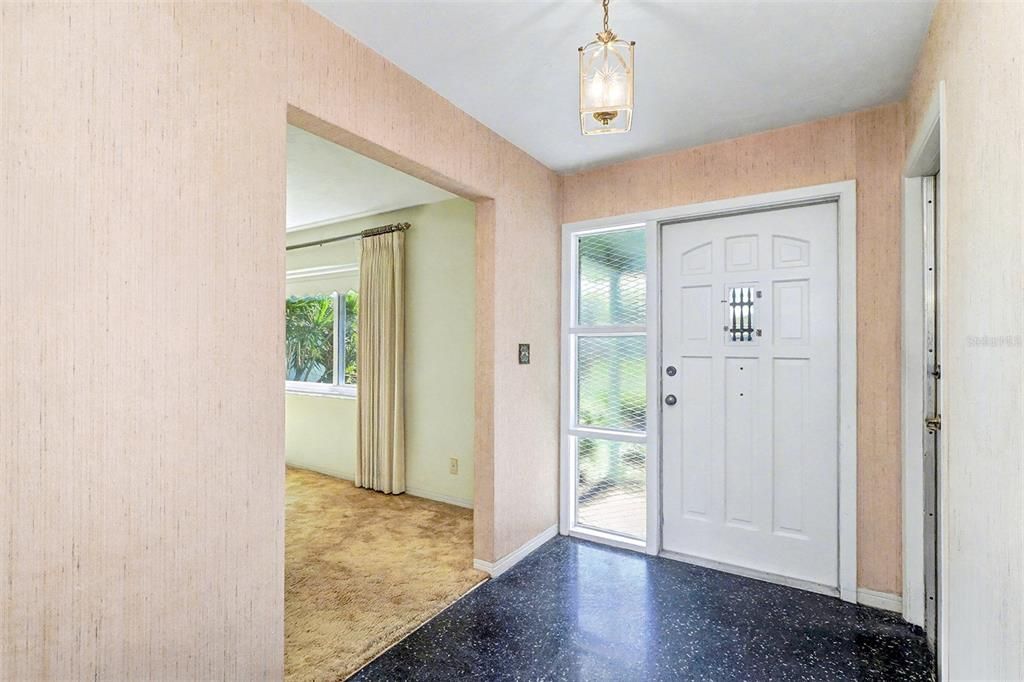 For Sale: $499,000 (4 beds, 2 baths, 1827 Square Feet)