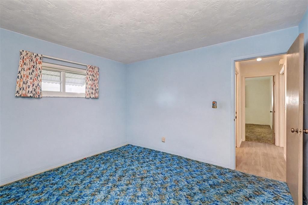 For Sale: $499,000 (4 beds, 2 baths, 1827 Square Feet)