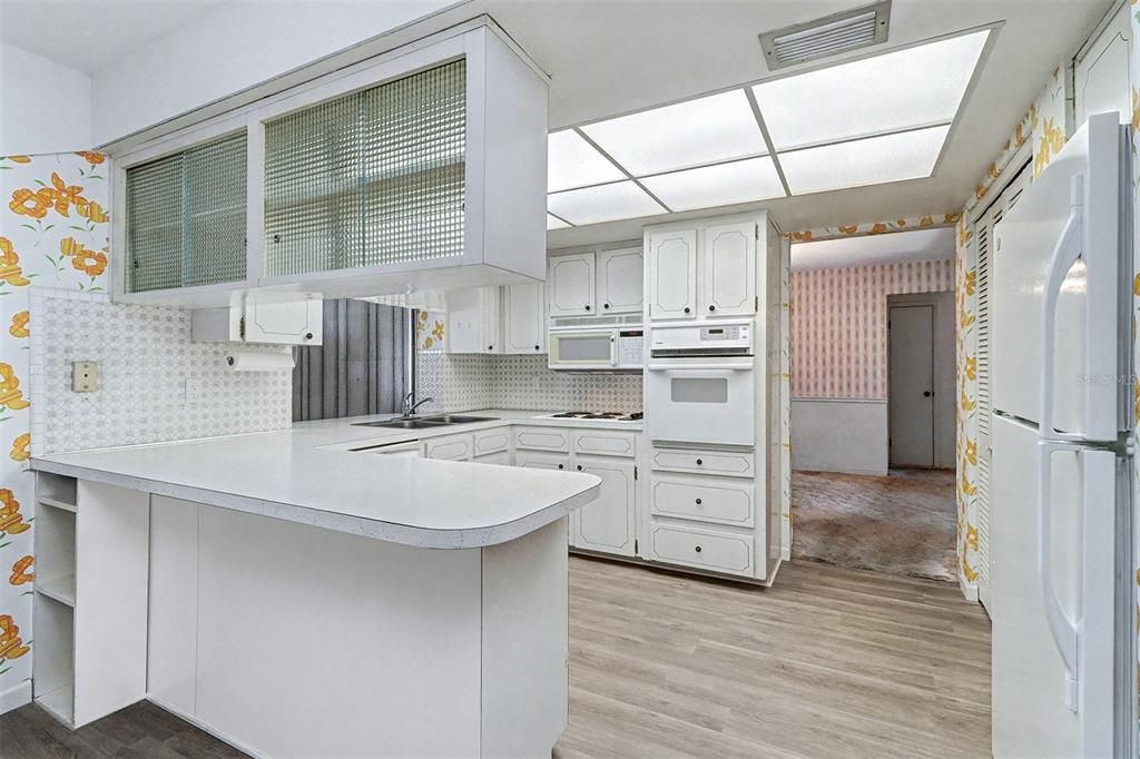 For Sale: $499,000 (4 beds, 2 baths, 1827 Square Feet)