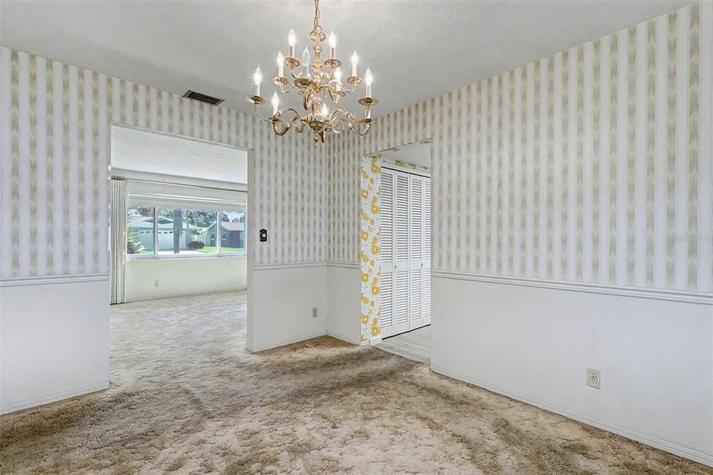 For Sale: $499,000 (4 beds, 2 baths, 1827 Square Feet)