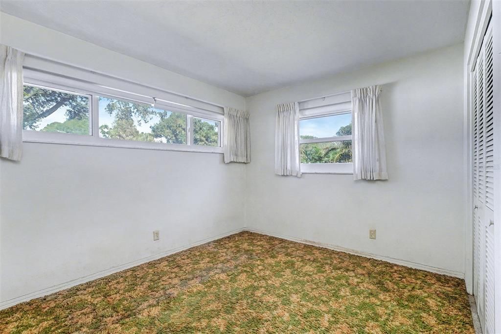 For Sale: $499,000 (4 beds, 2 baths, 1827 Square Feet)