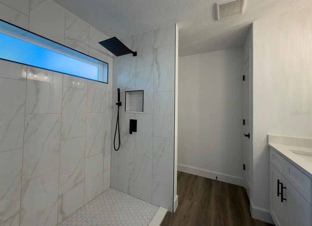 На продажу: $289,800 (3 спален, 2 ванн, 1473 Квадратных фут)