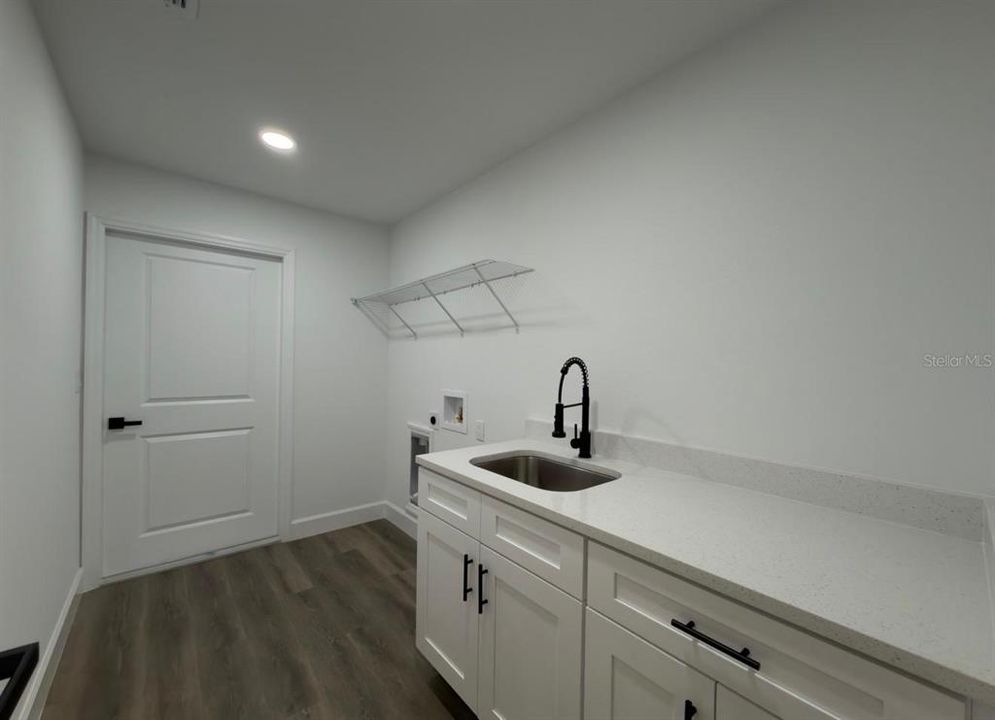 На продажу: $289,800 (3 спален, 2 ванн, 1473 Квадратных фут)