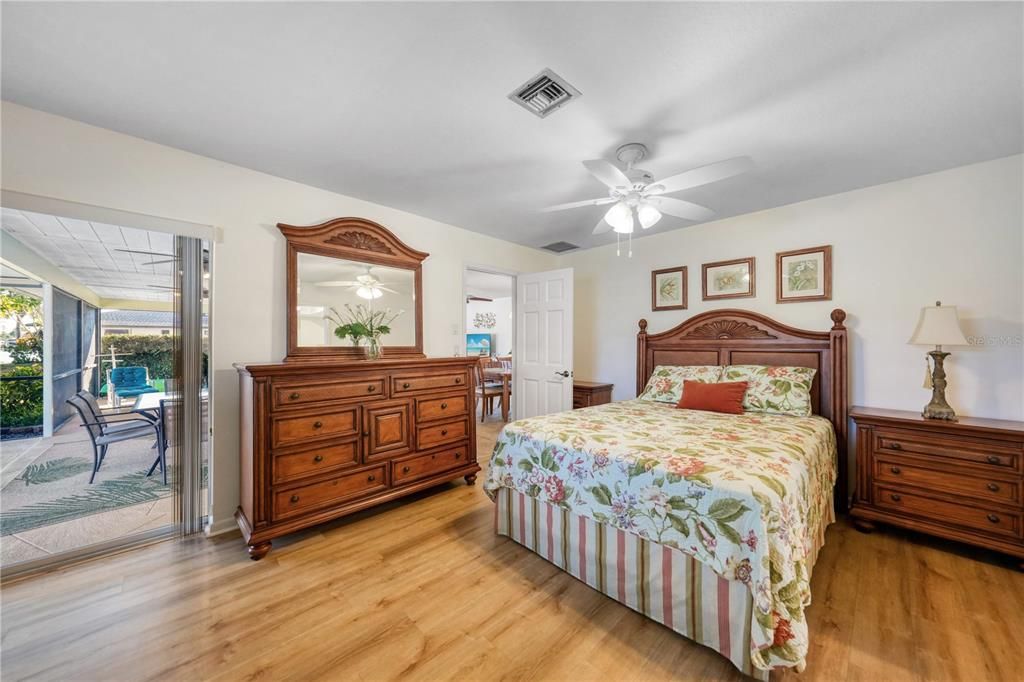 For Sale: $425,000 (3 beds, 2 baths, 1330 Square Feet)