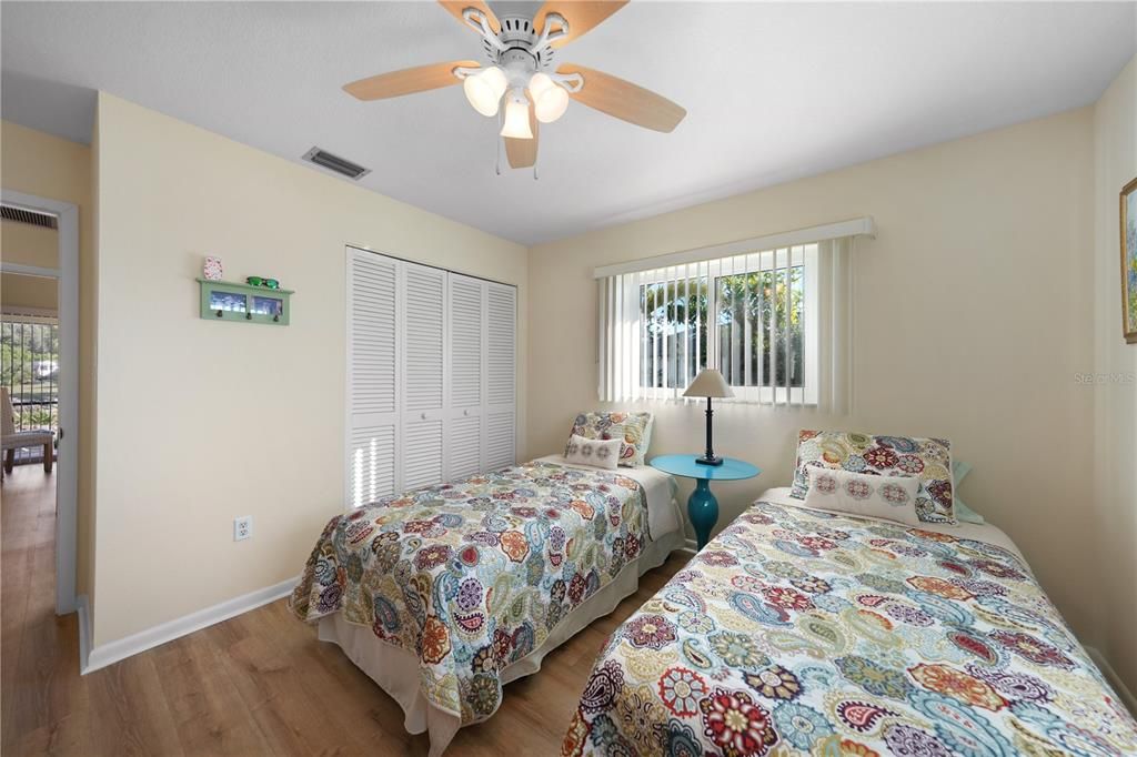 For Sale: $425,000 (3 beds, 2 baths, 1330 Square Feet)