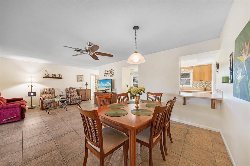 For Sale: $425,000 (3 beds, 2 baths, 1330 Square Feet)