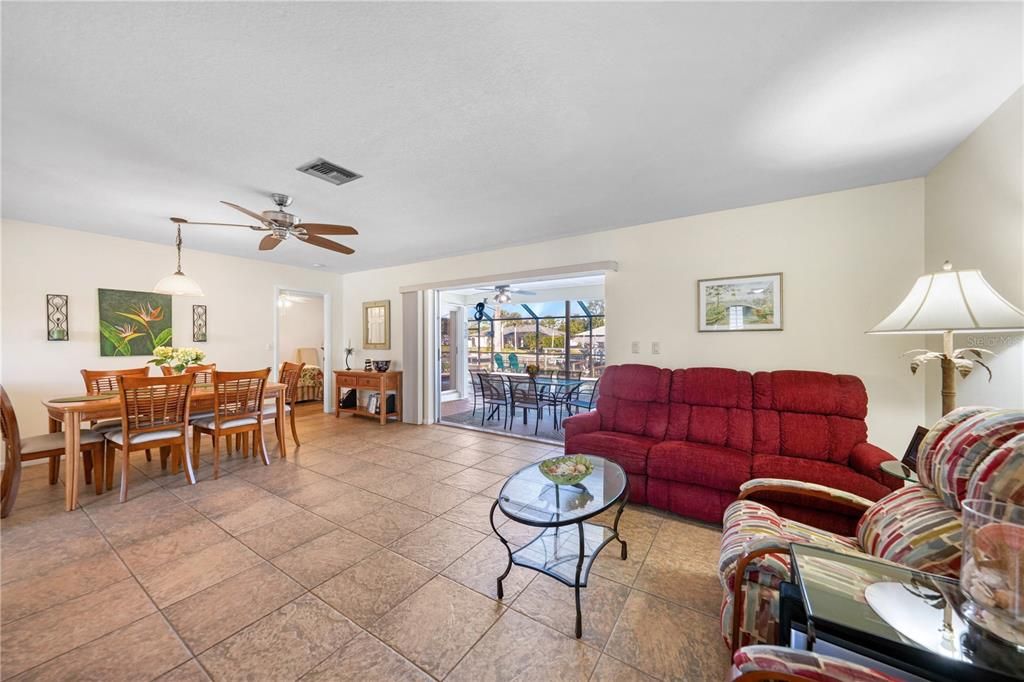 For Sale: $425,000 (3 beds, 2 baths, 1330 Square Feet)