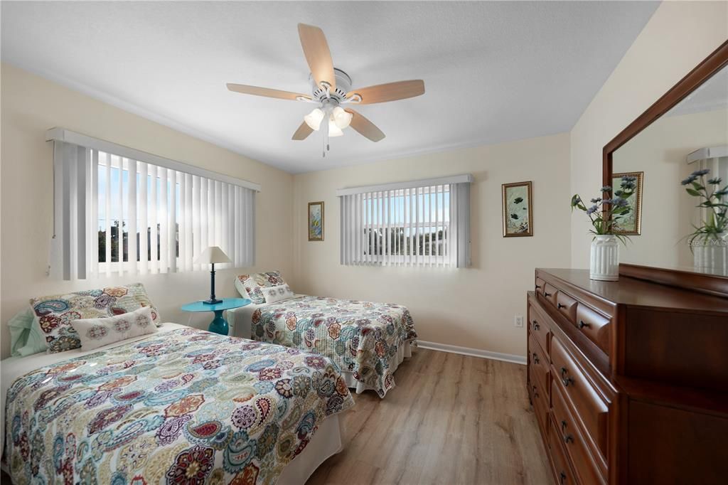 For Sale: $425,000 (3 beds, 2 baths, 1330 Square Feet)