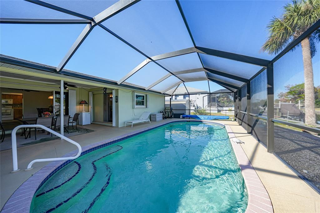 For Sale: $425,000 (3 beds, 2 baths, 1330 Square Feet)