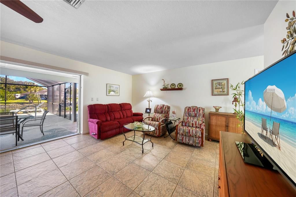 For Sale: $425,000 (3 beds, 2 baths, 1330 Square Feet)