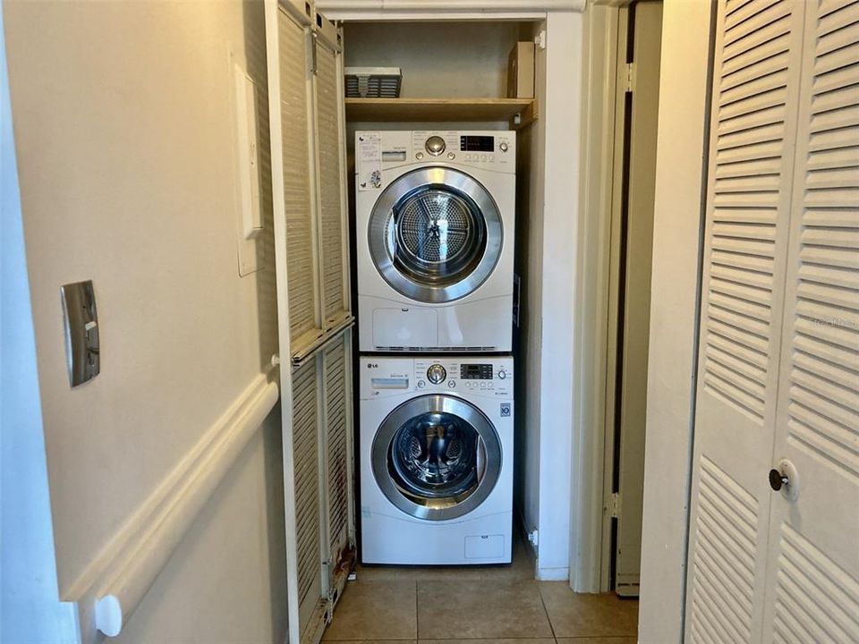 For Sale: $90,000 (1 beds, 1 baths, 725 Square Feet)