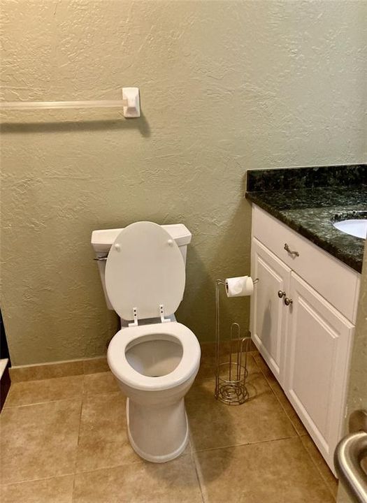 For Sale: $90,000 (1 beds, 1 baths, 725 Square Feet)