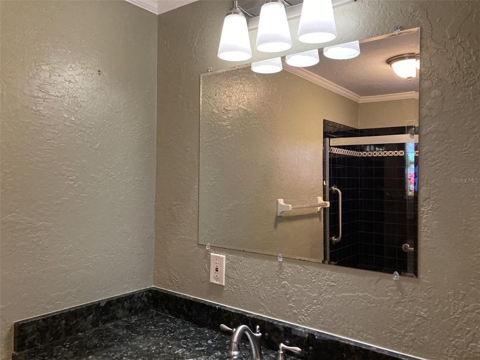 For Sale: $90,000 (1 beds, 1 baths, 725 Square Feet)
