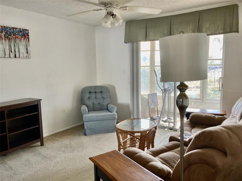 For Sale: $90,000 (1 beds, 1 baths, 725 Square Feet)