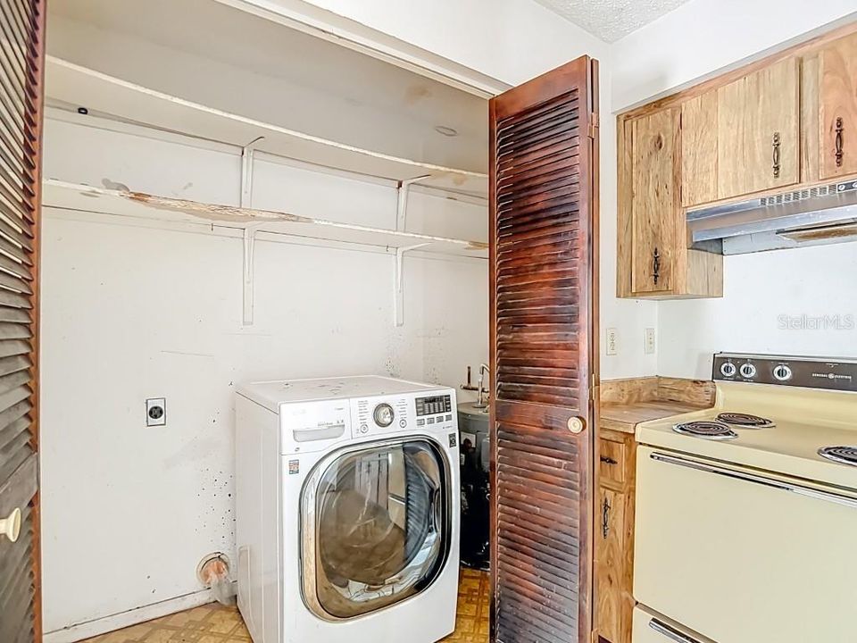 待售: $199,000 (2 贝兹, 2 浴室, 840 平方英尺)