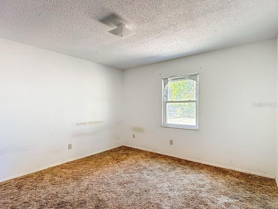 待售: $199,000 (2 贝兹, 2 浴室, 840 平方英尺)