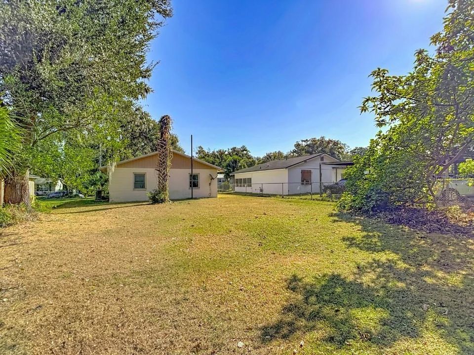 待售: $199,000 (2 贝兹, 2 浴室, 840 平方英尺)