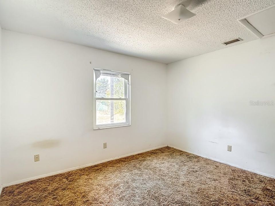 待售: $199,000 (2 贝兹, 2 浴室, 840 平方英尺)