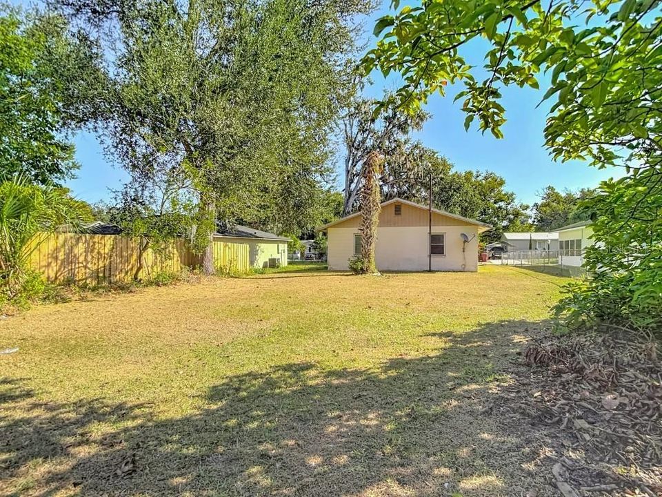 待售: $199,000 (2 贝兹, 2 浴室, 840 平方英尺)