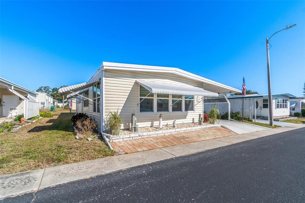 待售: $185,000 (2 贝兹, 2 浴室, 1284 平方英尺)