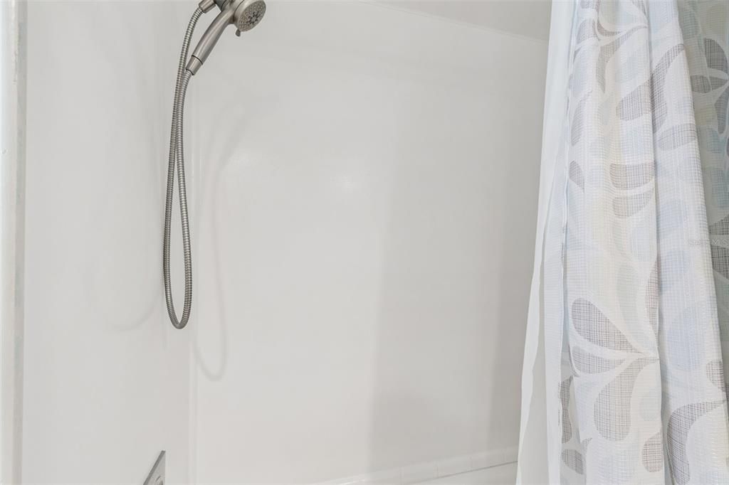 待售: $185,000 (2 贝兹, 2 浴室, 1284 平方英尺)