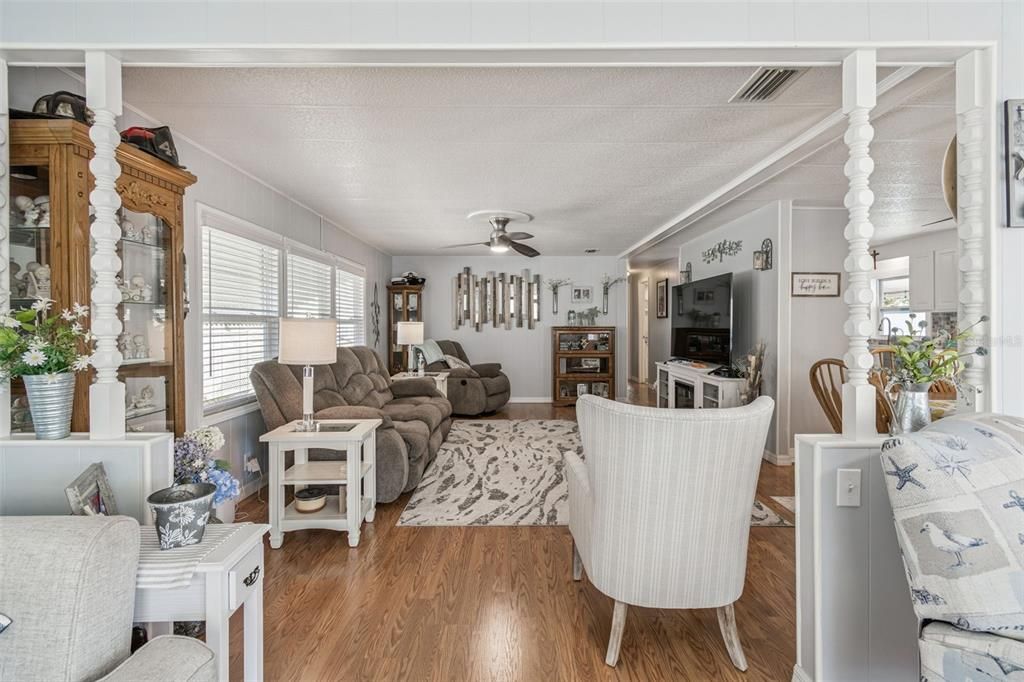 待售: $185,000 (2 贝兹, 2 浴室, 1284 平方英尺)