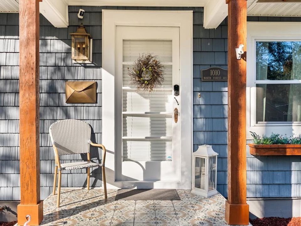 For Sale: $445,000 (2 beds, 1 baths, 853 Square Feet)