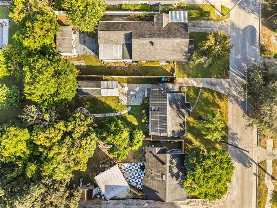 For Sale: $445,000 (2 beds, 1 baths, 853 Square Feet)