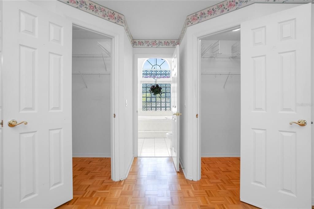 待售: $370,000 (4 贝兹, 2 浴室, 2392 平方英尺)