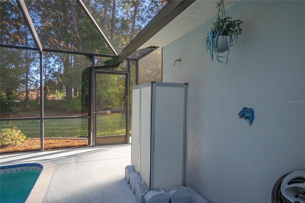 待售: $370,000 (4 贝兹, 2 浴室, 2392 平方英尺)