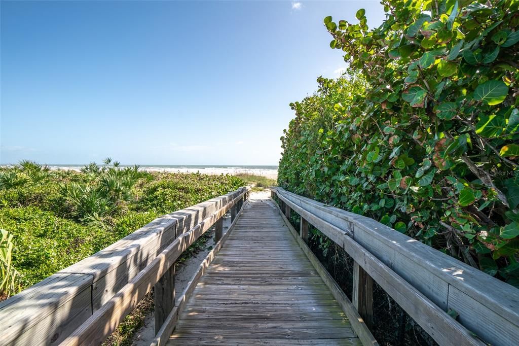 待售: $265,000 (2 贝兹, 2 浴室, 1014 平方英尺)