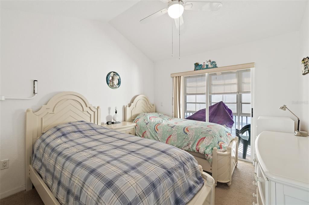 待售: $265,000 (2 贝兹, 2 浴室, 1014 平方英尺)