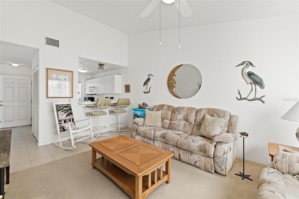 待售: $265,000 (2 贝兹, 2 浴室, 1014 平方英尺)