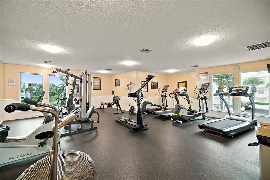 待售: $265,000 (2 贝兹, 2 浴室, 1014 平方英尺)