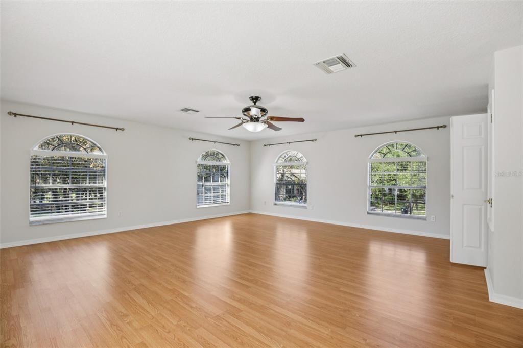 На продажу: $825,000 (6 спален, 3 ванн, 3802 Квадратных фут)