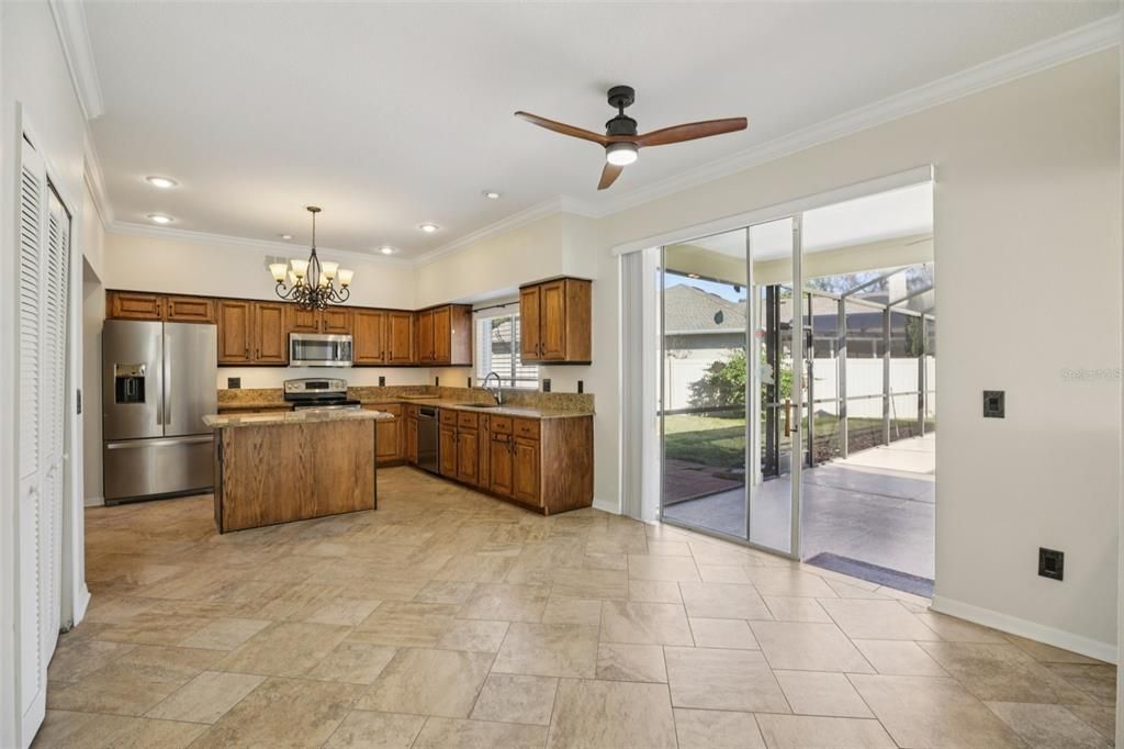 На продажу: $825,000 (6 спален, 3 ванн, 3802 Квадратных фут)