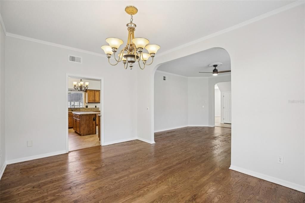 На продажу: $825,000 (6 спален, 3 ванн, 3802 Квадратных фут)