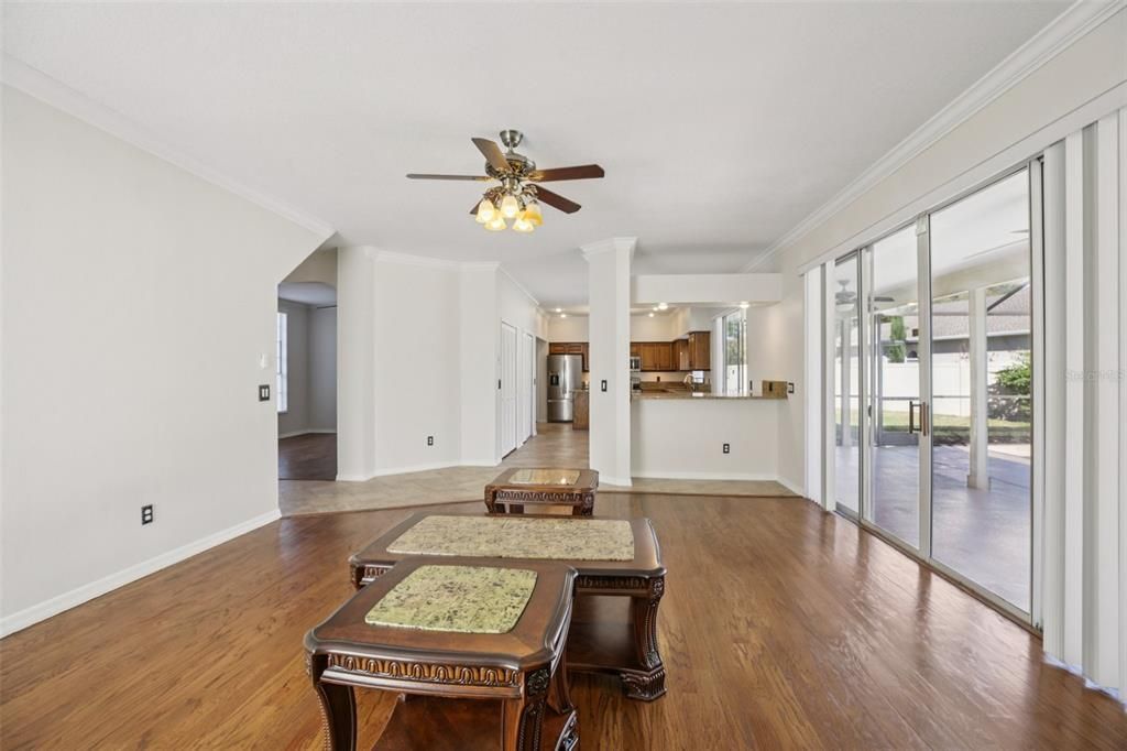 На продажу: $825,000 (6 спален, 3 ванн, 3802 Квадратных фут)