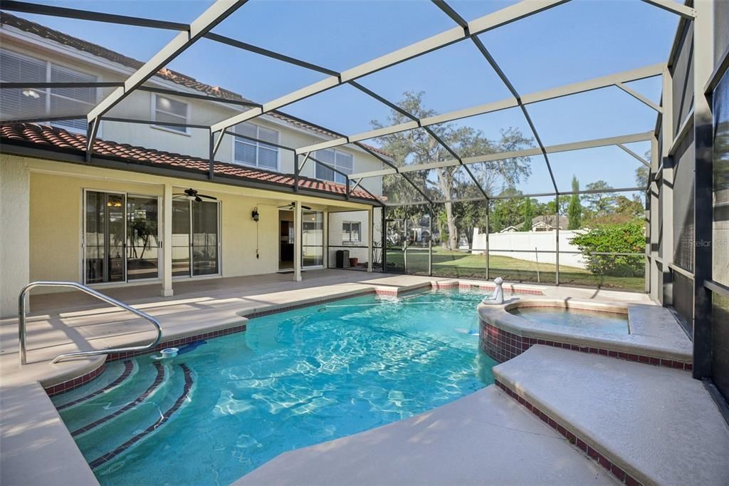 На продажу: $825,000 (6 спален, 3 ванн, 3802 Квадратных фут)