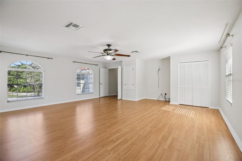 На продажу: $825,000 (6 спален, 3 ванн, 3802 Квадратных фут)