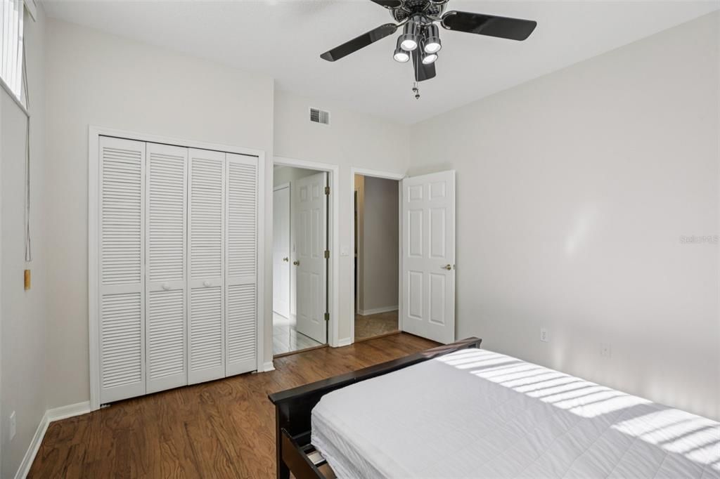 На продажу: $825,000 (6 спален, 3 ванн, 3802 Квадратных фут)